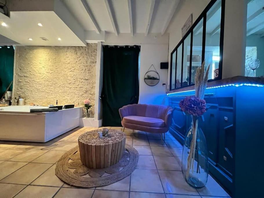 Suite Romance - Jacuzzi Moret-sur-Loing Zewnętrze zdjęcie