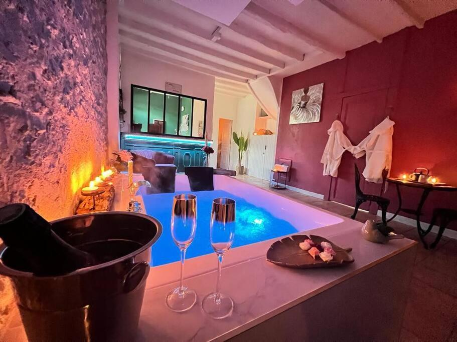 Suite Romance - Jacuzzi Moret-sur-Loing Zewnętrze zdjęcie